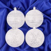 Набор шаров пластик d-8 см, 4 шт "Снежные снежинки и полосы" белый 1009393