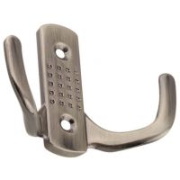 Крючок 04.48.33 2-х рожковый бронза