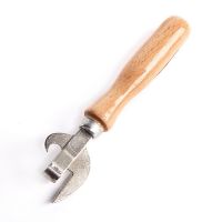 Консервооткрыватель с деревянной лакированной ручкой 1520