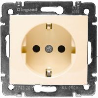 Legrand Valena Розетка 1гн. с/з крем.  774320/33849/07271
