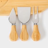 Набор для подачи сыра Доляна Cheese, 3 ножа, доска 32.5×18 см, бамбук  6781027