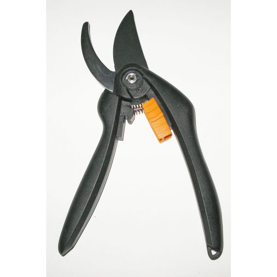Секатор FISKARS плоскостной  111260
