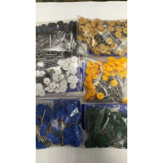 Гвозди декоративные 100шт в ассорт.